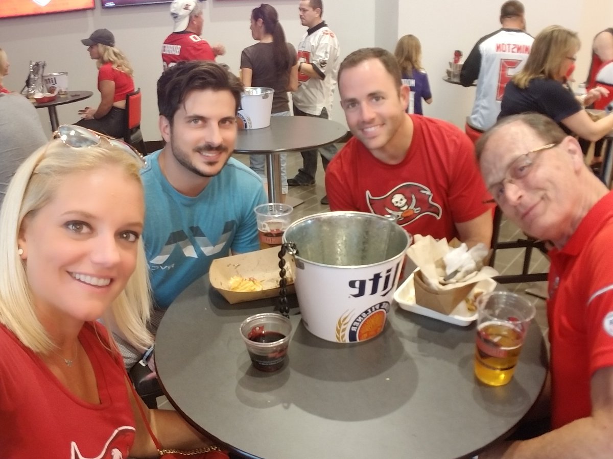 frogchip10's tweet image. #gobucs #draftparty