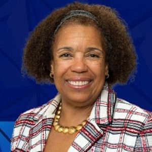 cleoscholars's tweet photo. Elizabeth Campbell, Co-Chair of the #Houston Host Committee and CLEO Board Member recognizes our outstanding #CLEOat50 nominees! See more about the Education Reception here: https://t.co/IIxmY8hr4Z @acuity_events https://t.co/g6rcs4xHJe