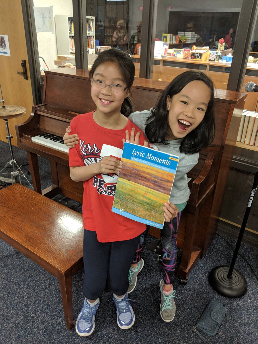susanpvo's tweet photo. More talented Kerr Comets! Fifth graders! @KerrComets @LibraryKerr @KerrCometsArt https://t.co/RVpKXgjrU1