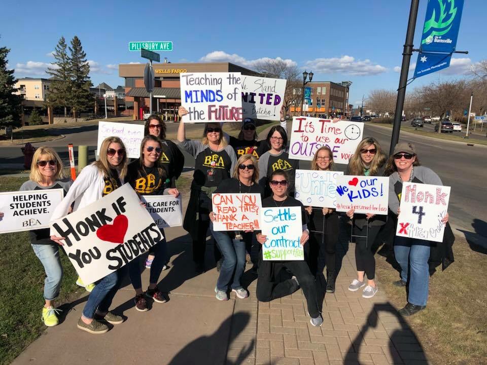 LexiRollie's tweet photo. Day 300 without a contract and @BEAOne91 teachers stand strong and united. We put our students first every day and we deserve a fair and settled contract. #settleourcontract #supportbea https://t.co/FdOg5Pnc7e