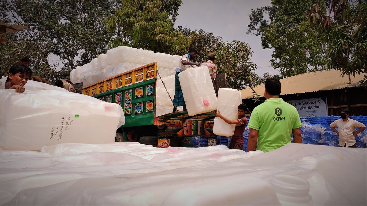 Oxfam's tweet image. We're helping #Rohingya families prepare for monsoon rains &amp;amp; prevent spread of water-borne disease by distributing hygiene kits (soaps etc.) &amp;amp; water canisters + training #refugees in hygiene &amp;amp; health: oxf.am/2F8weBS