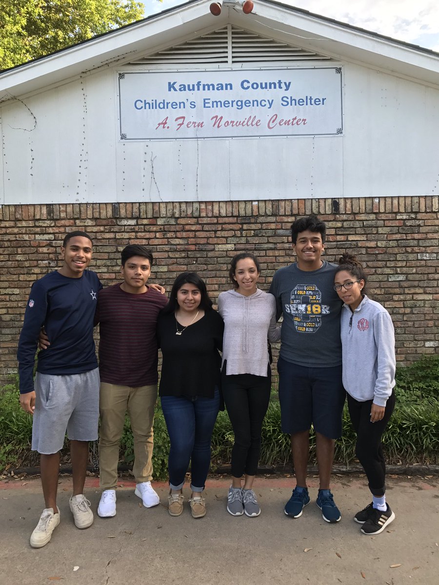 These kids make me so proud!  They give so freely of their time.  #humblehearts #PirateCommUNITY <a href="/CrandallHS/">CrandallHS</a> <a href="/OfficialCISD/">Crandall ISD</a> <a href="/dowlearnj/">Janice Dowlearn</a> <a href="/crandallfccla/">Crandall FCCLA</a> @AmberWolking
