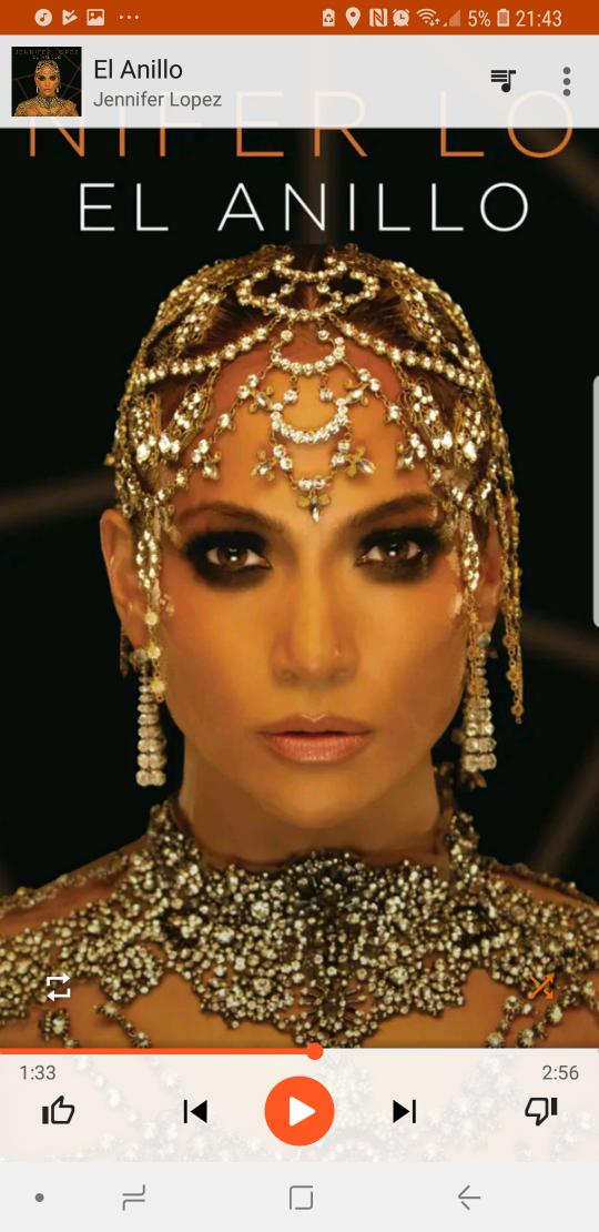 glowsp's tweet photo. 🔥Te gusta verme bailar y #ElAnillo 💍 para cuando? I Luh Ya Mami @JLo congrats once more my new drug 💥💍#JLoTeam https://t.co/dlUZN74eg4