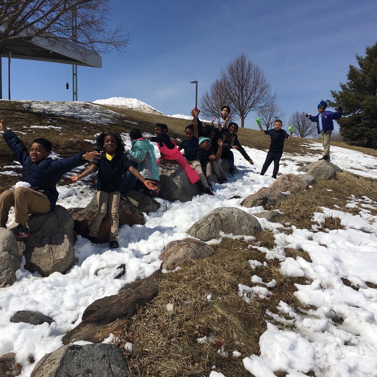 MissTeachMN's tweet photo. That warm weather feeling! #finally #springtime #recess #celebrate https://t.co/ukYQ5pVpCX
