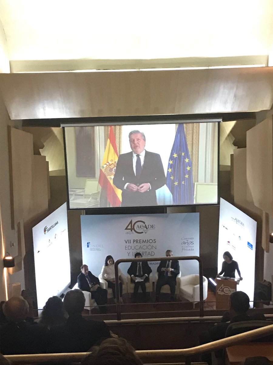ColegioAlmazan's tweet photo. Nuestro colegio está presente en el 40° aniversario de ACADE, patronal de la enseñanza privada de España. @_acade #Acade40 #Eventosacade https://t.co/kKnBXrOCJb