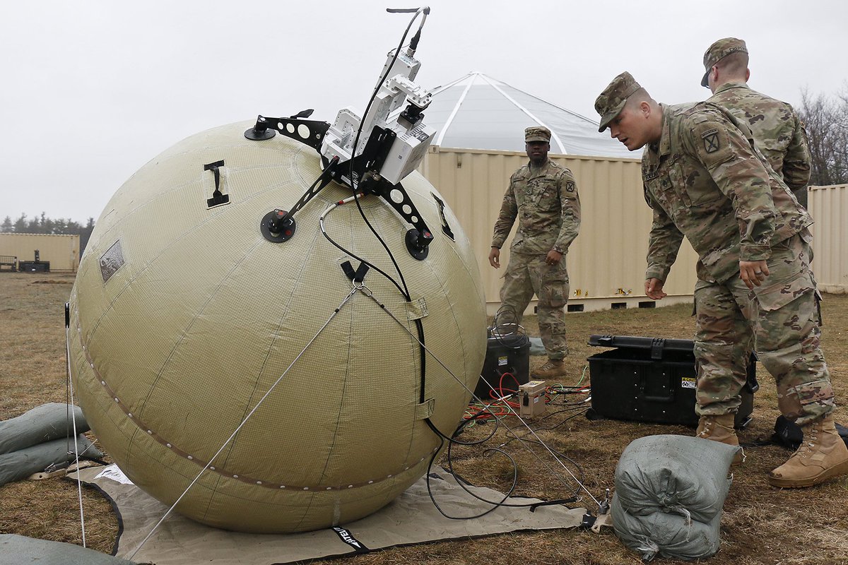PEO_C3N's tweet image. PM Tactical Network is fielding the inflatable expeditionary T2C2 satellite system to 2/10 MTN Division, at Fort Drum, NY. #ArmyNetwork #ArmyModernization @ArmyASAALT @USAASC