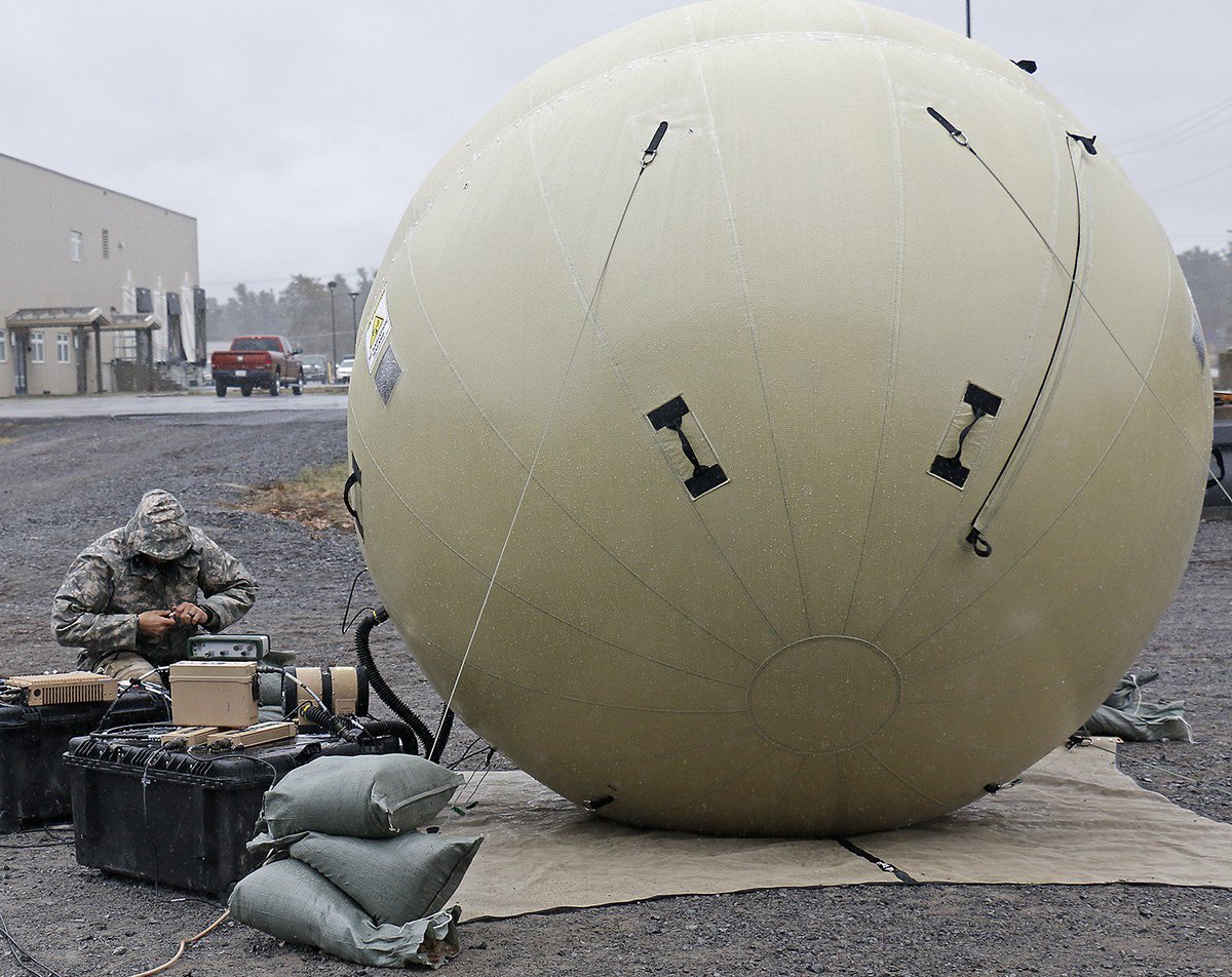 PEO_C3N's tweet image. PM Tactical Network is fielding the inflatable expeditionary T2C2 satellite system to 2/10 MTN Division, at Fort Drum, NY. #ArmyNetwork #ArmyModernization @ArmyASAALT @USAASC
