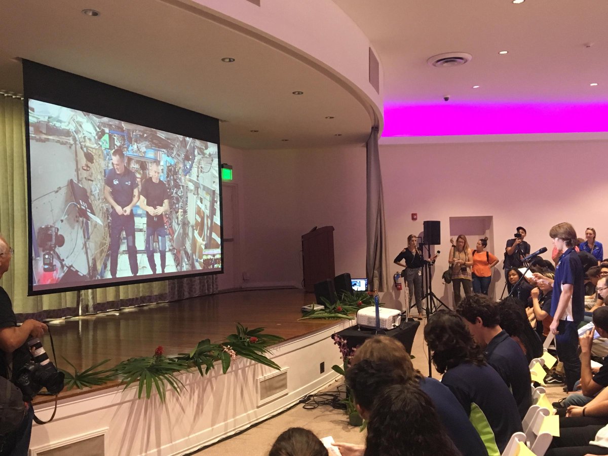 WLRN's tweet photo. @NASA is looking for edible plants to grow in space. So they turned to South Florida students and @FairchildGarden for help. #readlocal https://t.co/E60oPFLhqK https://t.co/pstqelifqU