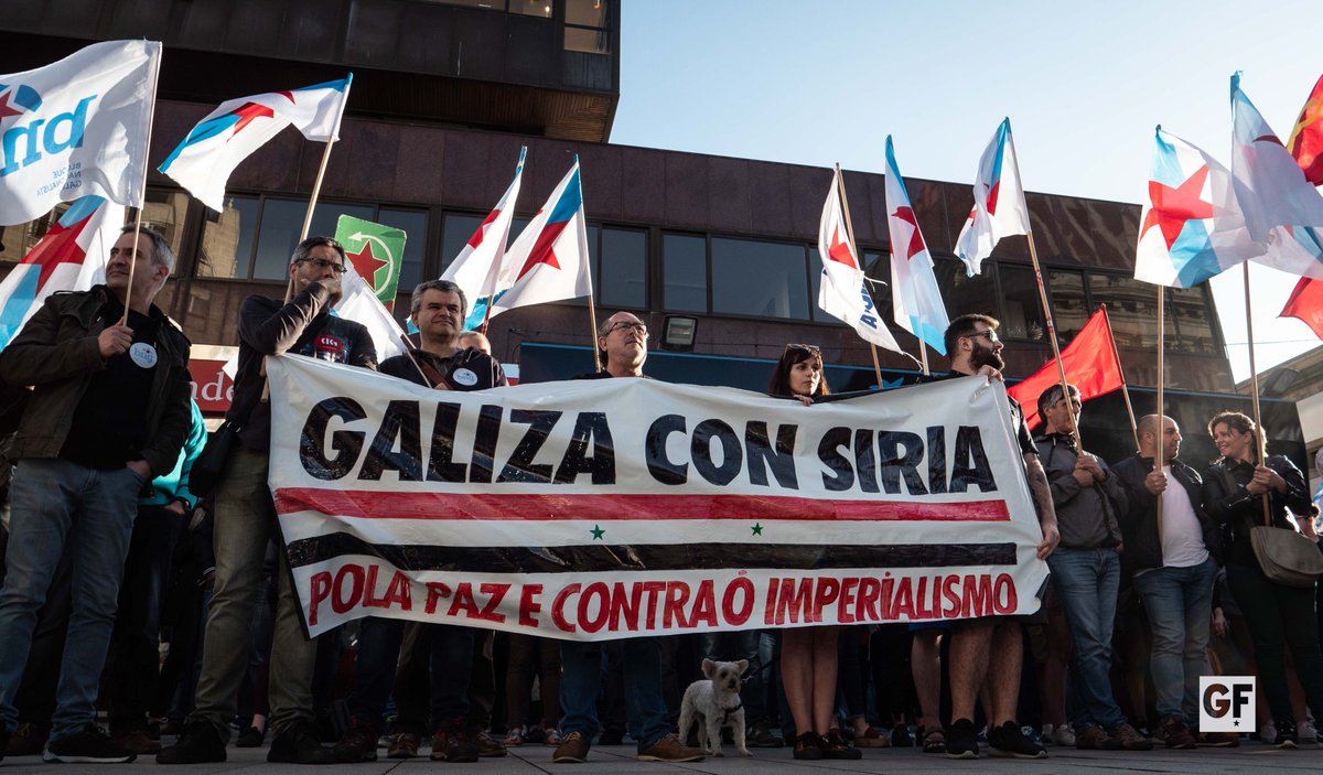GZ_Foto's tweet photo. Contra a agresión imperialista, #GalizaConSiria! Hoxe estivemos acompañando a concentración internacionalista que tivo en lugar en Vigo para rexeitar os últimos ataques sofridos en #Siria.

Podes acceder á galería de completa aquí: https://t.co/FlAAcvbC6D https://t.co/MvL1deSwcL