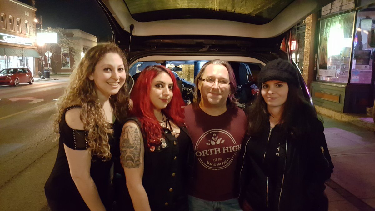 Mike with the amazing bad ass ladies of <a href="/JknifeStiletto/">Jackknife Stiletto</a> #bossygrrlspinupjoint #bossygrrlsmusic