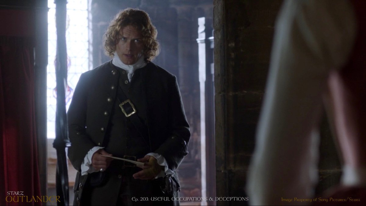 10MinDQ's tweet photo. #OutlanderRewatch #2x203 #UsefulOccupationsAndDeceptions : Somehow my brain I said, he is eating crow and he is even dressed as one when he had to come to Claire for help with his problem after all. All dark and black...but still so very handsomely dressed. @SamHeughan https://t.co/FN3gaToxRg