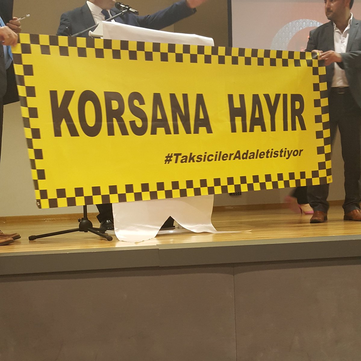CulhaBlnt's tweet photo. #UberHırsızBakanlarSessiz https://t.co/lM1tSXAtgA