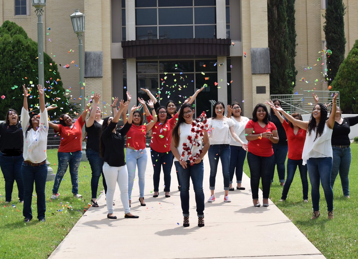OlluXiHoneys's tweet photo. 9 years ago today, Theta Chapter was established at Our Lady of the Lake University. Thank you to our 15 founders who started this amazing sisterhood on our campus! Happy Founders Day Theta Chapter!❤️🤞🏼 #ThetaChapter #DeltaXiNu #NineYearsStrong https://t.co/O6sQzoyq9b