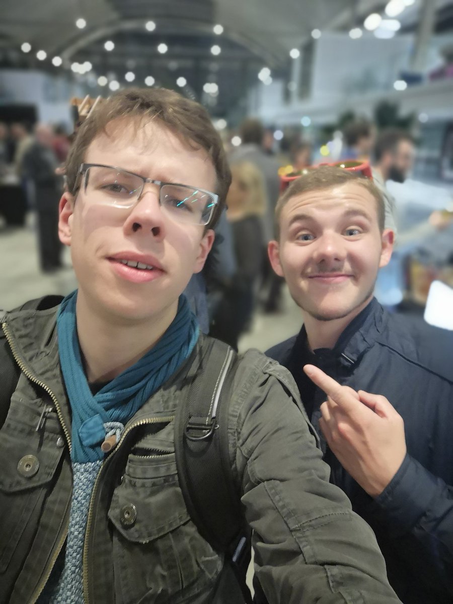 FrRibiere's tweet photo. Superbes meetup et rencontres lors du #MeetupDemooz à @StationF. J'ai pu croisé @QuentinCougniot avec qui on a pu échanger quelques mots. Type super sympa ! https://t.co/k7cPwVFHdm