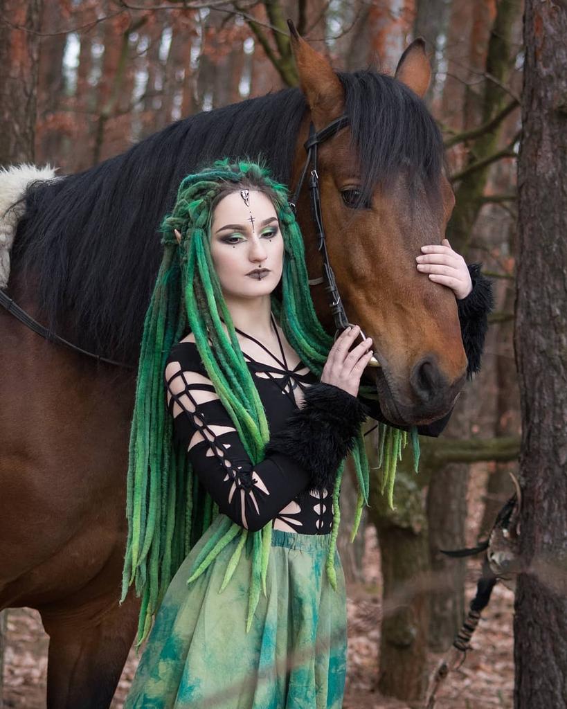 magesaltmodel's tweet photo. #MagesAltModel โ
MUA/Model/Dreadlocks: sumi_mizuno
https://t.co/Mjy1RGNSVF.corner #elvengirl #elvenrider #elvenchic #witchmodel #shamangirl #pagangoth #pagangirl #paganism #wicca #polishpagan #slavicpagan #wiccagirl #wiccamodel #alternativemodel #alternativechick https://t.co/KTe4aNemj3