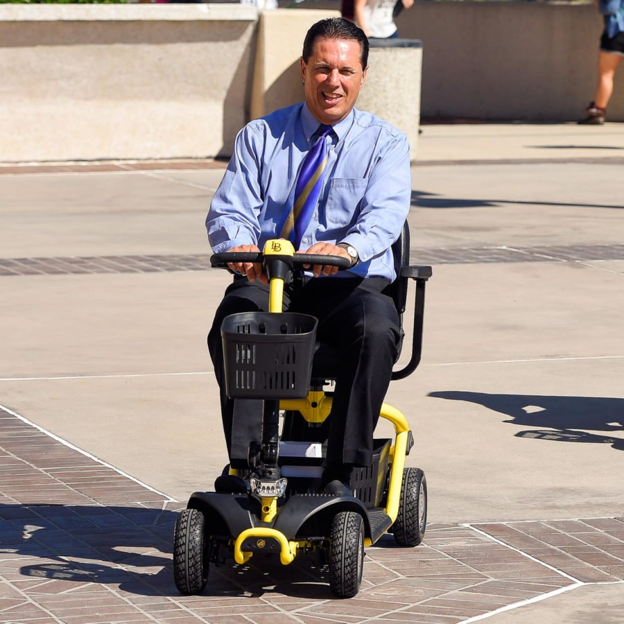 lbcurrent's tweet photo. Director of Disabled Students David Sanfilippo retires after 40 years. 
#News #CSULB #DisabledServices #LongBeach #LBSU
📰: https://t.co/MllTduc42u https://t.co/nhUs8DOUu5