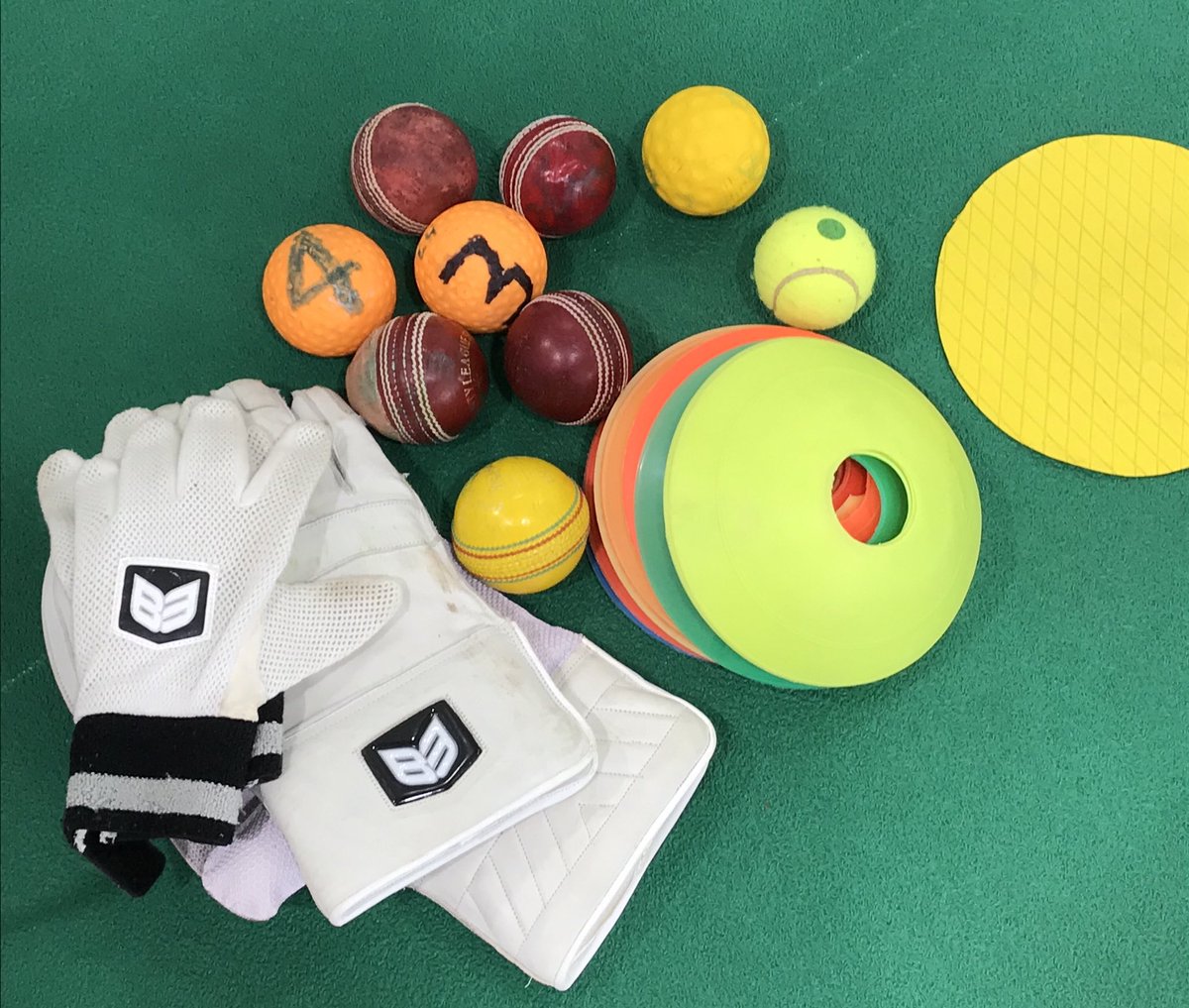 dual_role's tweet photo. Very enjoyable first session today with @MonBoysSport Wicketkeepers looking forward to a busy season at the school πππΌ #catchingballs #specialists @Habsmonmouth @B3cricket https://t.co/vVIWa3h5p9