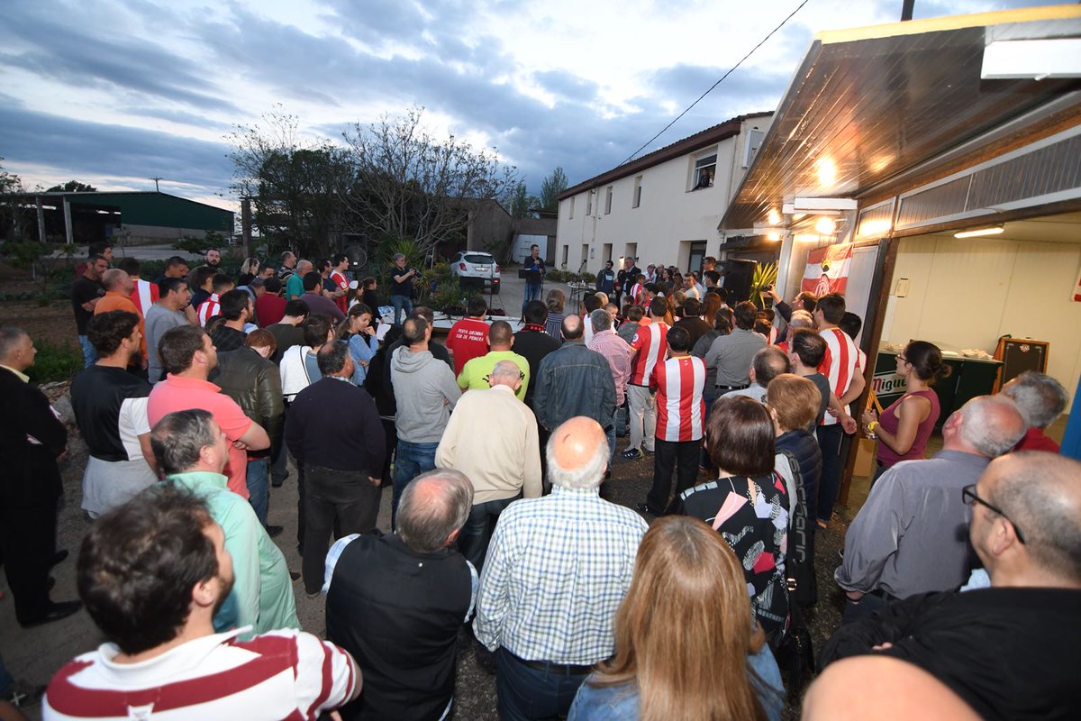 🙋 Avui hem celebrat la inauguració oficial de la Penya Cassanenca. Ja tenim 17 penyes! Continuem creixent...👏👏 #GironaFC #OrgullGironí