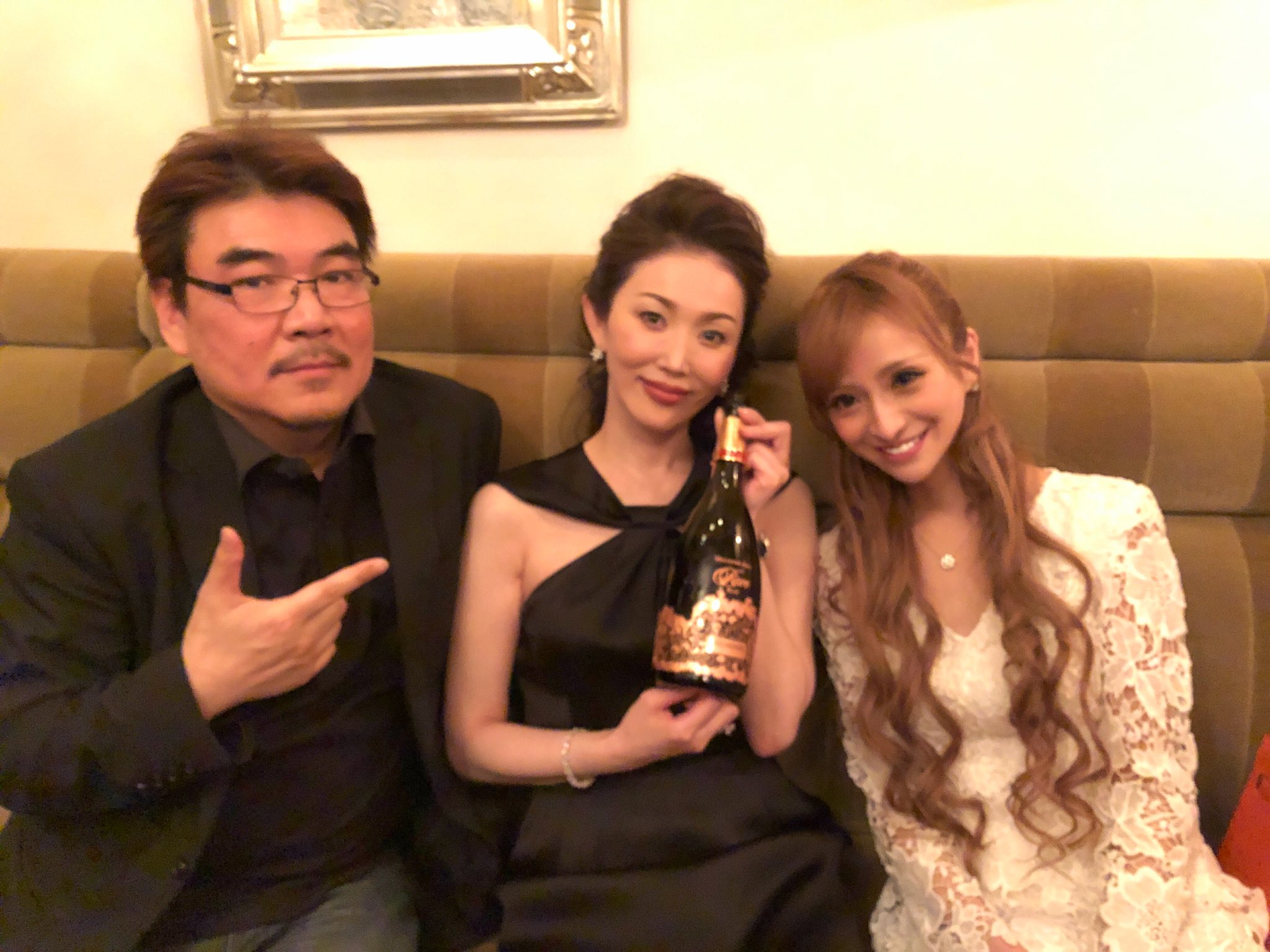 愛沢えみり ブレアのあすかママ 30歳でオーナーママ 尊敬 りょうこママ 新宿スワンに出てくるりょうこママのもとになったのがママだそうです たくさんの伝説を聞きました 凄かった クレオールななえママ また新たにお店をopenするそうです 愛沢えみり ブレアのあすかママ 30歳でオーナーママ 尊敬 りょうこママ 新宿スワンに出てくるりょうこママのもとになったのがママだそうです たくさんの伝説を聞きました 凄かった クレオールななえママ また新たにお店をopenするそうです