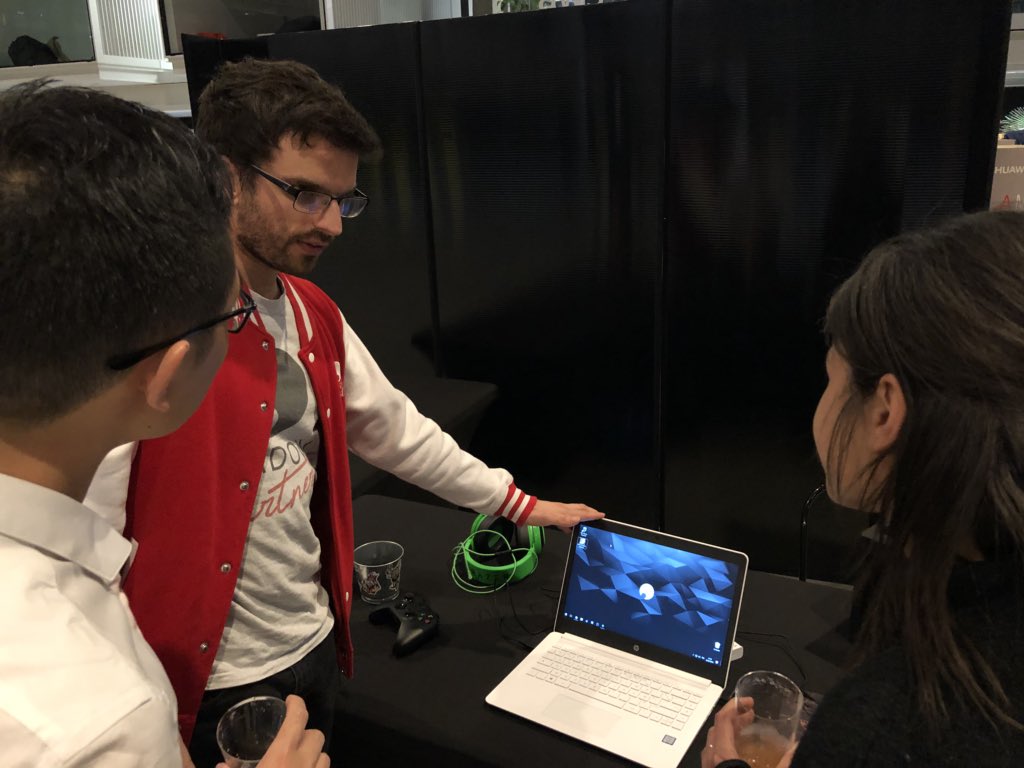 Shadow_France's tweet photo. La #TeamShadow est au #meetupDemooz à @joinstationf ! Tellement de gens qui viennent nous voir et nous découvrir ! https://t.co/misPARDP6r