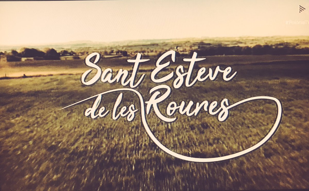 Quan gravaven el @poloniatv3 al <a href="/BarlesRoures/">Bar Les Roures</a>, el Joan Cáceres, el nostre baixista, com a bon membre del @ClubEscacsSEDLR, estava en un racó del bar tot concentrat jugant sol a escacs i fent el cigaló... A veure si l'enfoquen!! 🤘#PolòniaTV3 #SantEstevedelesRoures