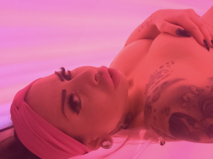 Um 23 Uhr k&ouml;nnt Ihr mich Live im VisitX TV erleben. Schaltet ein und lasst uns eine geile Zeit haben💋<a href="/tag/love"class="tags"><span>#love</span></a><a href="/tag/model"class="tags"><span>#model</span></a><a href="/tag/lifestyle"class="tags"><span>#lifestyle</span></a><a href="/tag/tv"class="tags"><span>#tv</span></a><a href="/tag/sunshine"class="tags"><span>#sunshine</span></a><a href="/tag/black"class="tags"><span>#black</span></a><a href="/tag/tattoo"class="tags"><span>#tattoo</span></a>