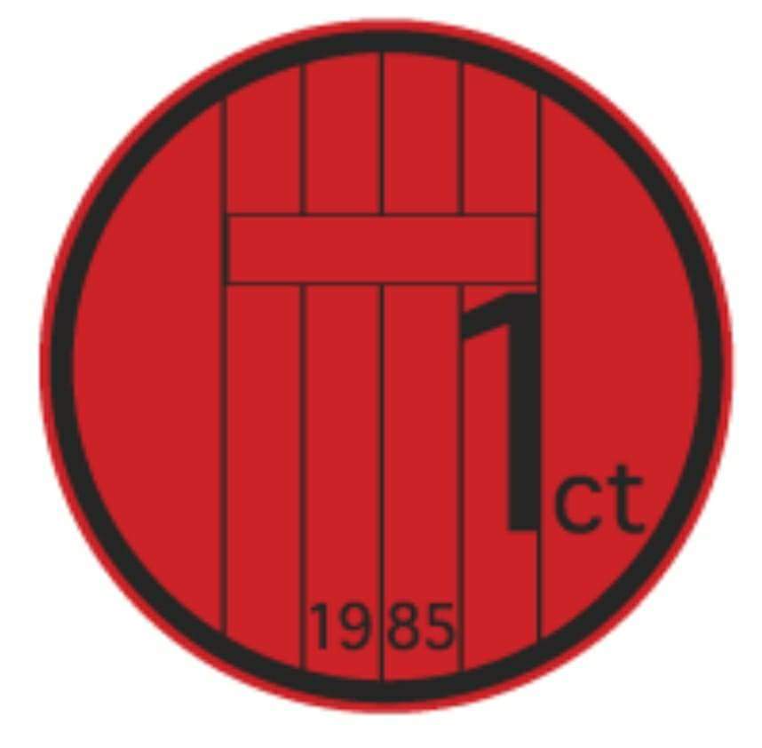 EctRunners's tweet photo. Bijna het hele team heeft geen Rooyen cent te makken. Timo heeft er echter een heleboel gehad van Johannes van Rooyen. Bedankt. https://t.co/gPhyxACtJb