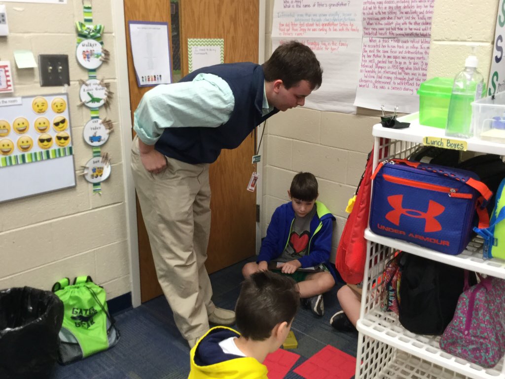 dfteachercadets's tweet photo. Just look at these Teacher Cadets shining in their role as teacher! #futureteacher #DFTC18 @dutchforkhigh #Pridein5 https://t.co/C9keoHGNaz