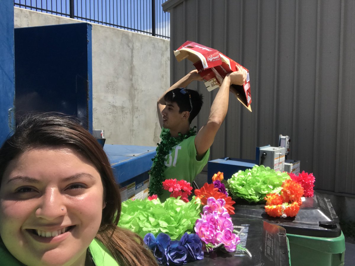 ClubEarthpac's tweet photo. #recycling #pacfest https://t.co/0moHbikExw