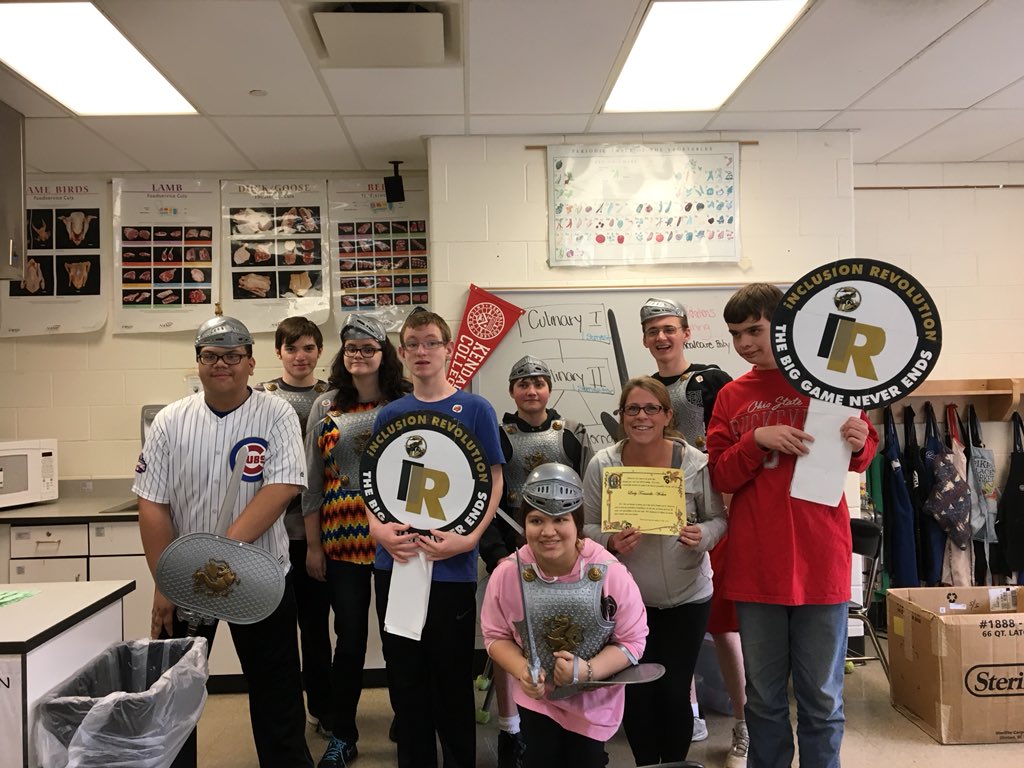 D127Transition's tweet photo. Shout out to Lady Tomasello!! Thank you for supporting our GNHS work program!
#employmentskills
#WhateverItTakes 
#InclusionRevolution 
#knightpride https://t.co/ptefVcSYfH