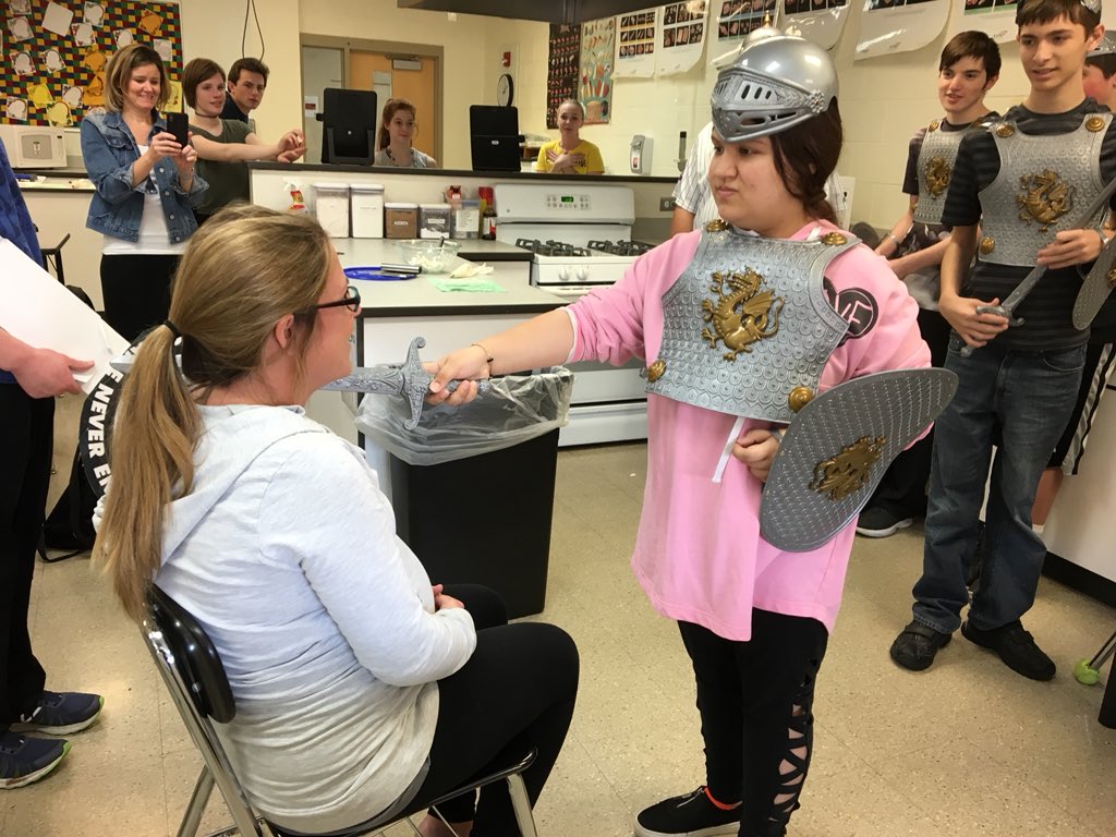 D127Transition's tweet photo. Shout out to Lady Tomasello!! Thank you for supporting our GNHS work program!
#employmentskills
#WhateverItTakes 
#InclusionRevolution 
#knightpride https://t.co/ptefVcSYfH