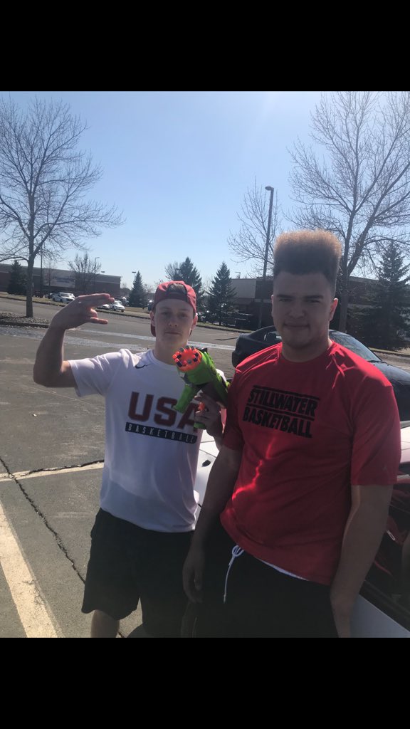 Carroll with his first kill on devante the giant with a mighty #5inthestink to take this big hoss down @StillyNerf from onepumpchumps
