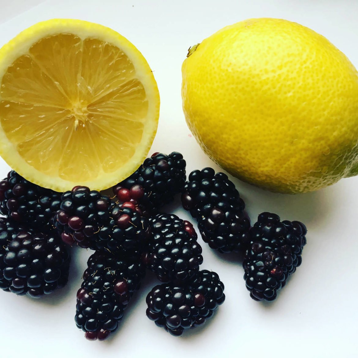 Flavourseeker's tweet photo. Five ways with flavoured spirits https://t.co/loyrfKXxxu … #booze #drinks https://t.co/QEuycnKgHy