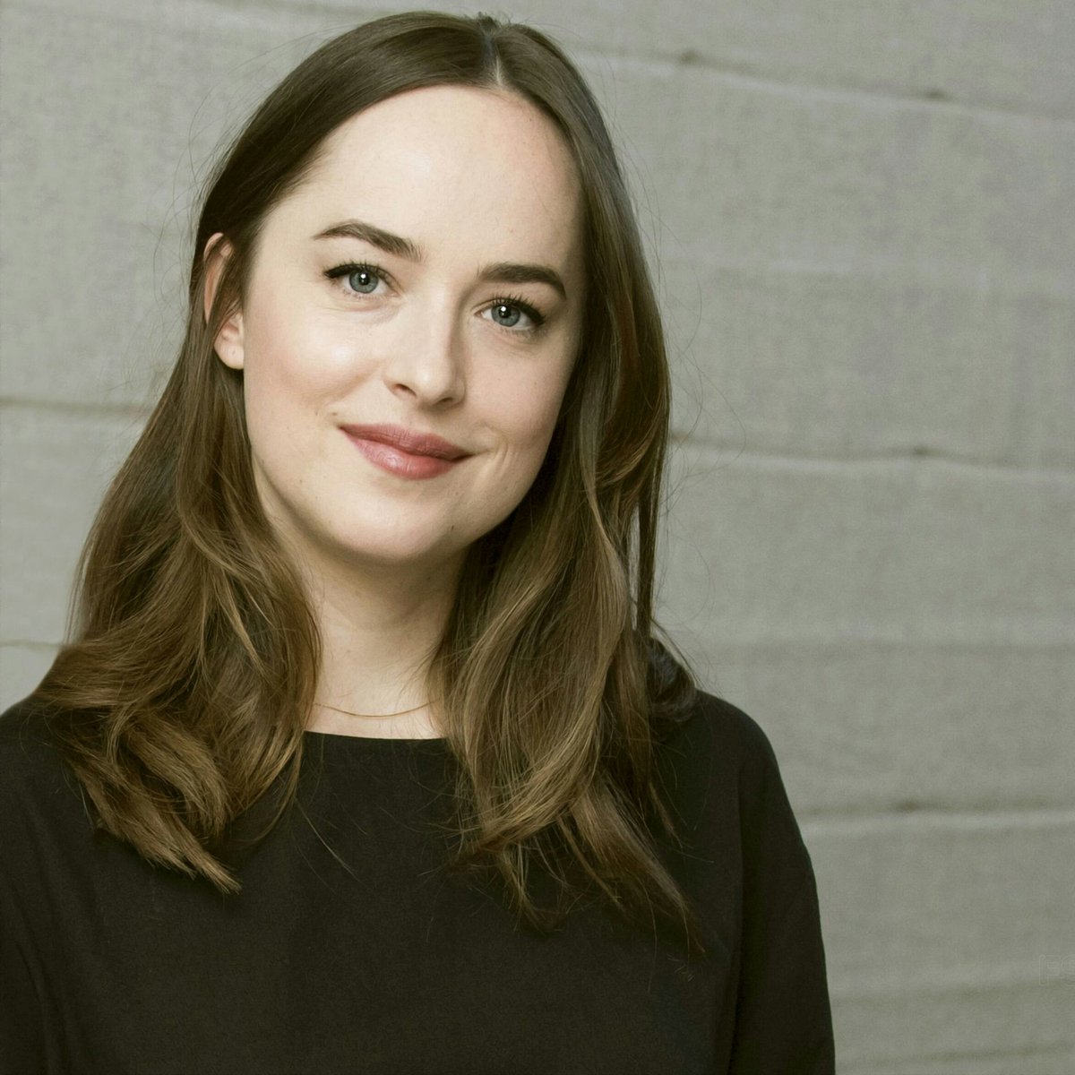 Follow the official accounts of “Suspiria” 

• Twitter: <a href="/suspiriamovie/">I am She</a> 
• Instagram: instagram.com/suspiriamovie