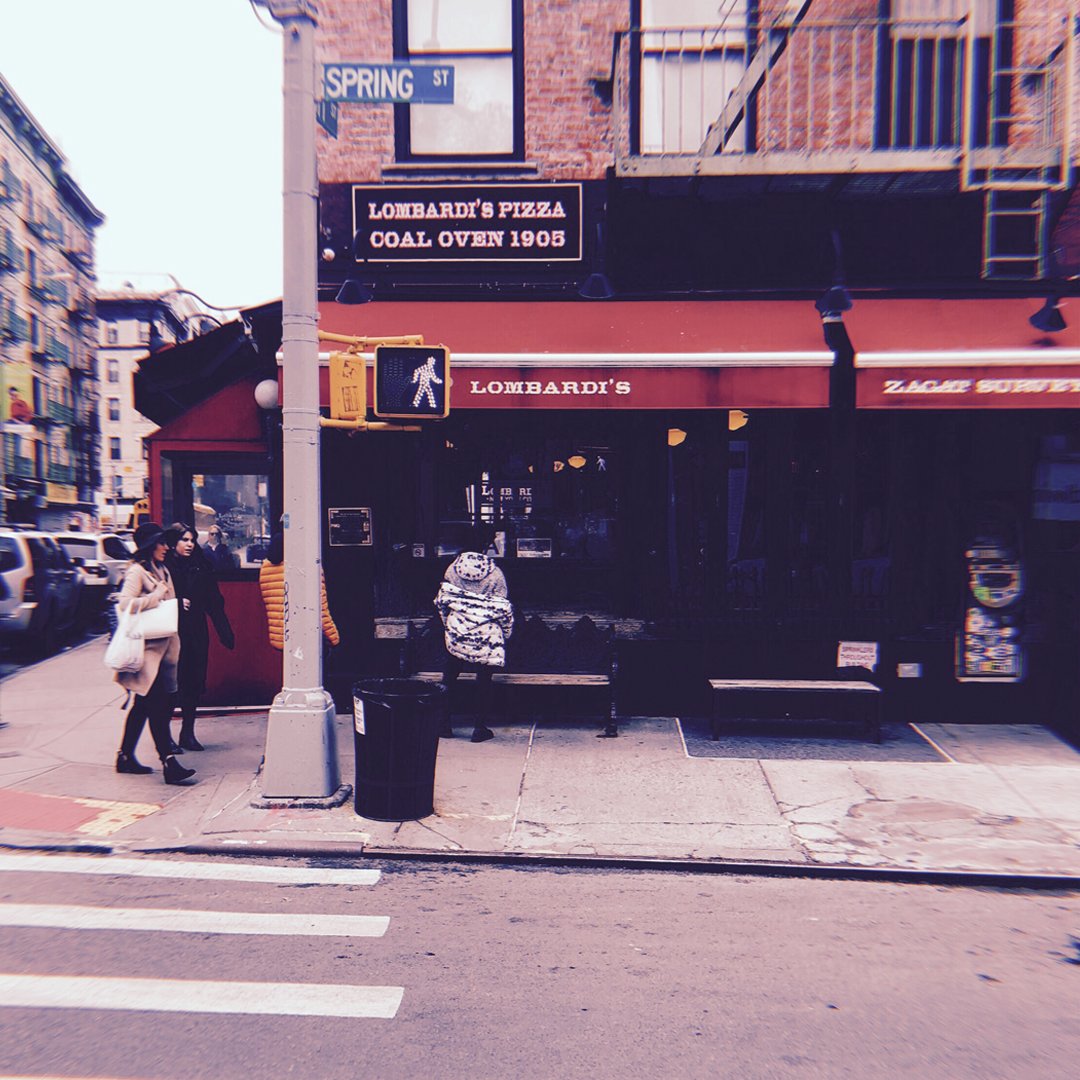 Lombardi’s, the first ever pizza shop in America est. 1905. with Saidbysed 
.
.
.
#outerwear #music #pizza #nyc #2018