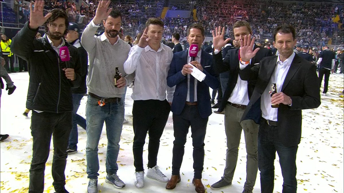 Bis zur nächsten Saison bei #TelekomSport! Hat wahnsinnig viel Spaß gemacht mit Euch. <a href="/PEhelechner25/">Patrick Ehelechner</a> <a href="/RickGoldmann/">Rick Goldmann</a> <a href="/BastiSchwele/">Basti Schwele</a> <a href="/SBanderm/">Sascha Bandermann</a> <a href="/KKlostermann4/">K_Klostermann</a> <a href="/FelskiSven/">Sven Felski</a> #geilsteZeit