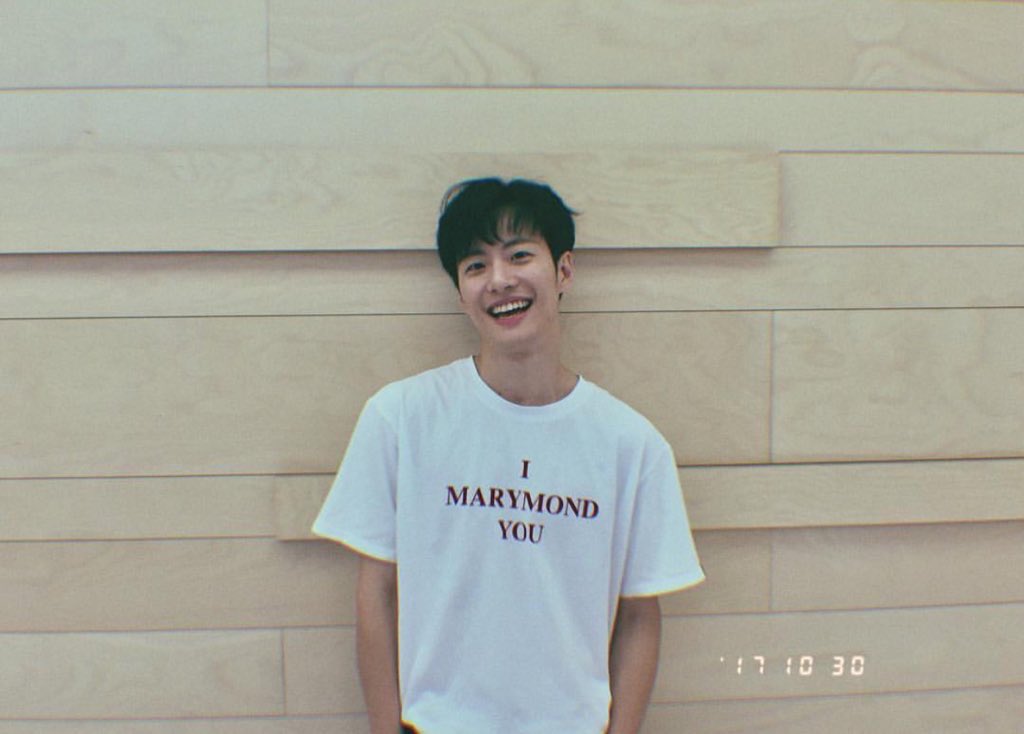 kpopuberty's tweet photo. Bigstar's Feeldog https://t.co/odDezHTI9r