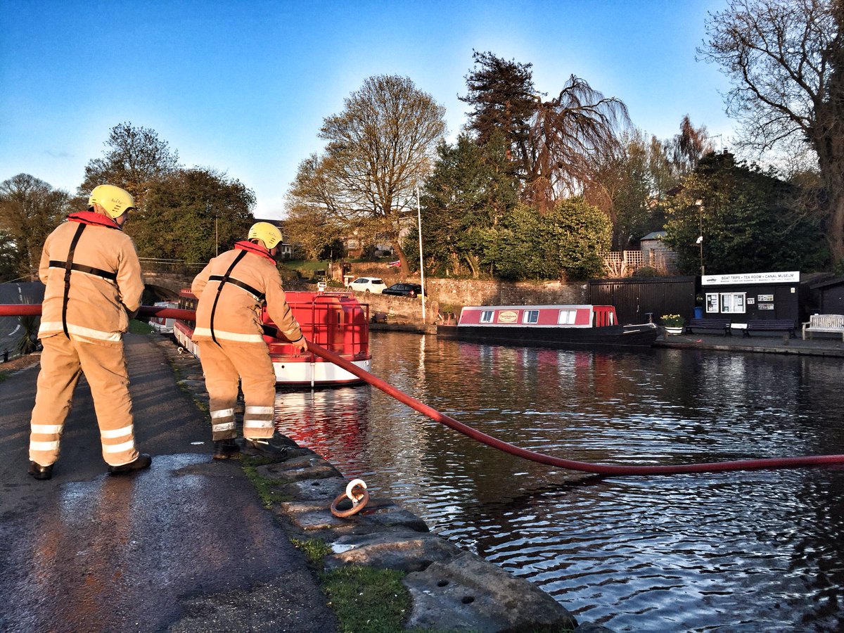 LinlithgowFire's tweet photo. Our firefighters train for every type of incident. #waterrescue #sfrs #notjustfires #keepingscotlandsafe #firefighter #hereforyou https://t.co/0Tjh0I95jB