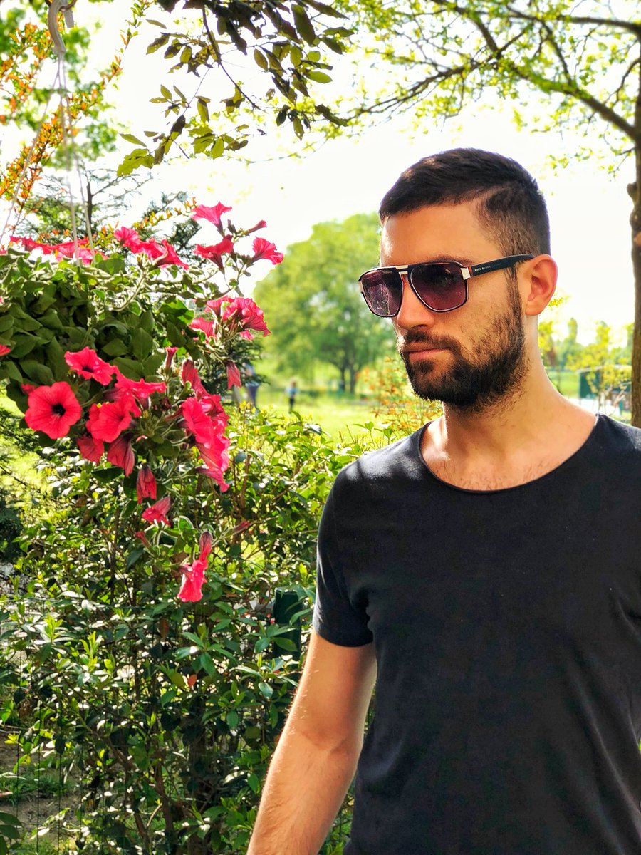 Chasing Summer 😎☀️ #summer #sunglasses #dayoff <a href="/marcjacobs/">Marc Jacobs</a>