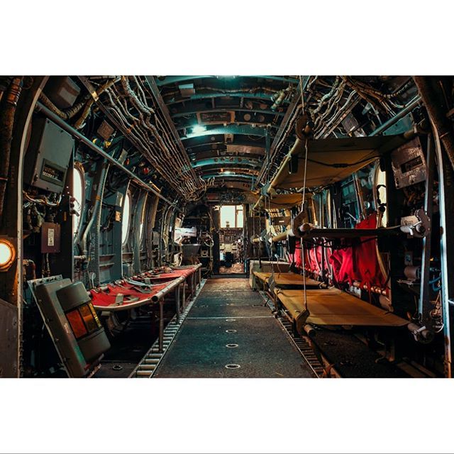 MGebe44's tweet photo. Interior of a Boeing CH-46E Sea Knight
.
.
#seaknight #boeingch46eseaknight #AHMEC #visitpa #philly #westchester #x100t #fujifilmx_us #marienphotography https://t.co/jbI08kiF5P https://t.co/jQ8lyIeNy6