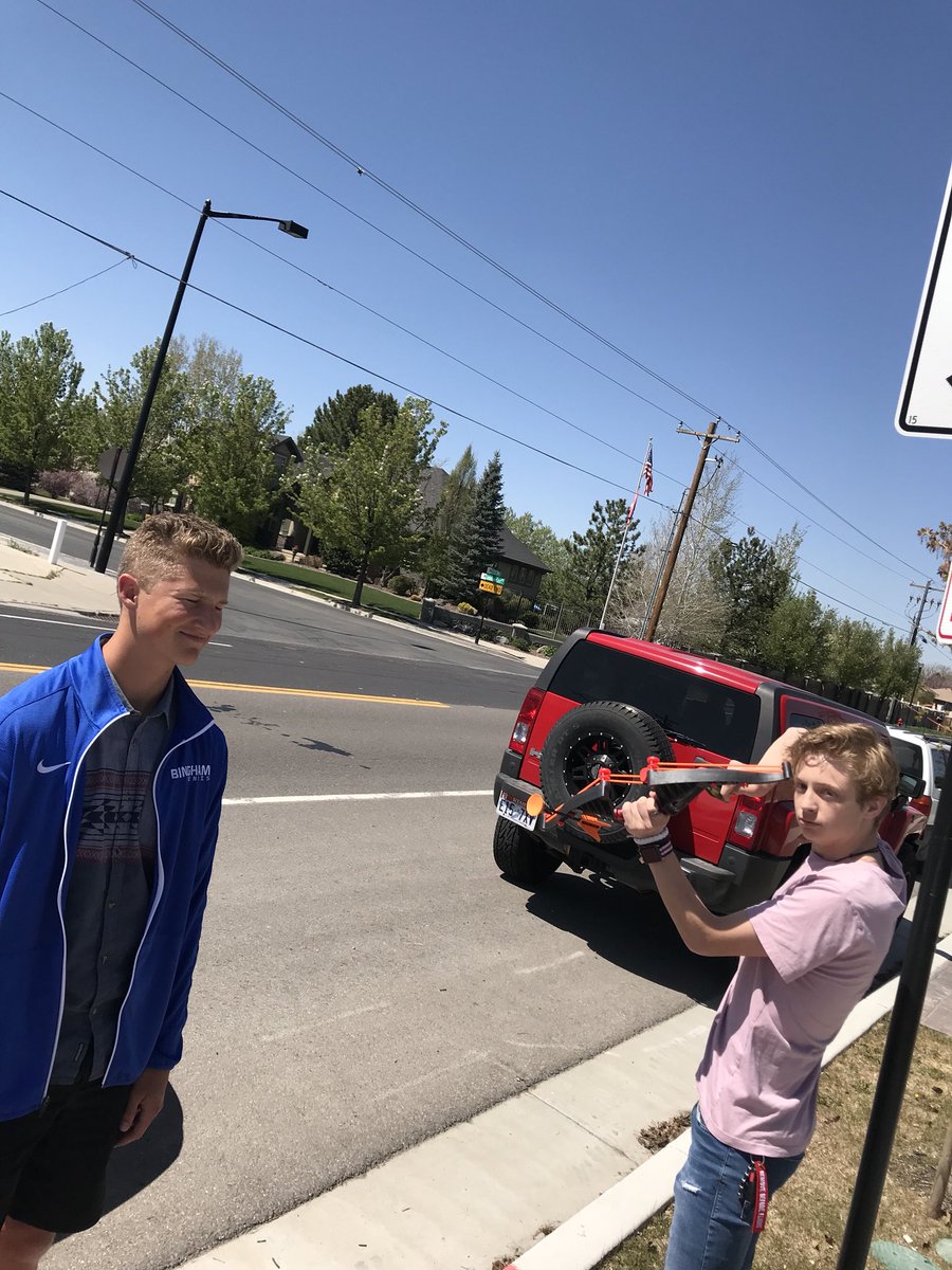 STOdubs1's tweet photo. Ethan shot down by his own weapon. Don’t leave your bow in my front yard next time 🤣 sto/w-3 @FreShaVocaDo___  -1
@bhs_assassins_ https://t.co/VxQpeOI2eR