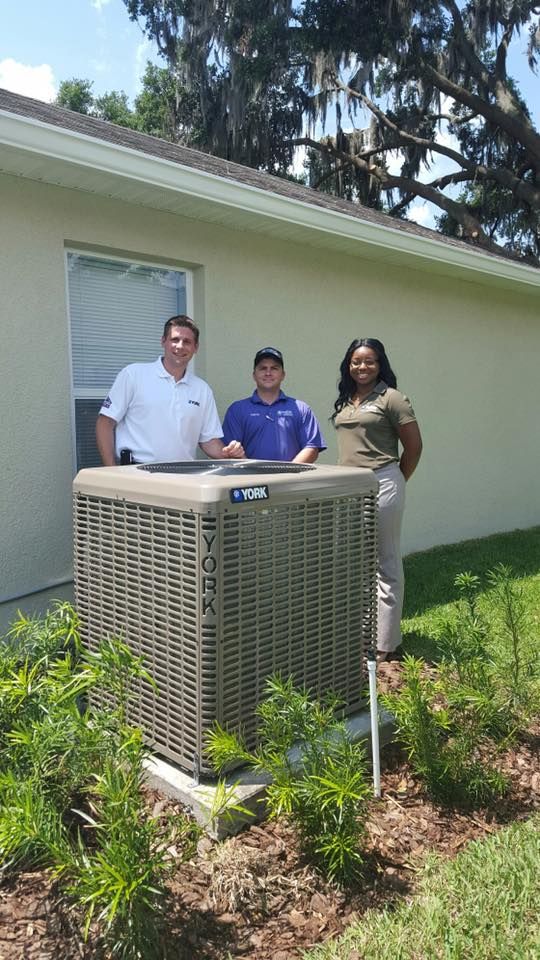 BuildingHomes4H's tweet photo. Building Homes for Heroes is shouting THANK YOU to @johnsoncontrols for your continued support of our programs! #thankfulthursday #YorkHVAC #helpusbuild https://t.co/jThXMyuIpq
