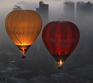 upwhereapp's tweet photo. Balloons Over Melbourne Early morning hot air balloons glide over Melbourne. #vgloves #v https://t.co/pIeWMU6RlJ https://t.co/mt8VKkwmAH