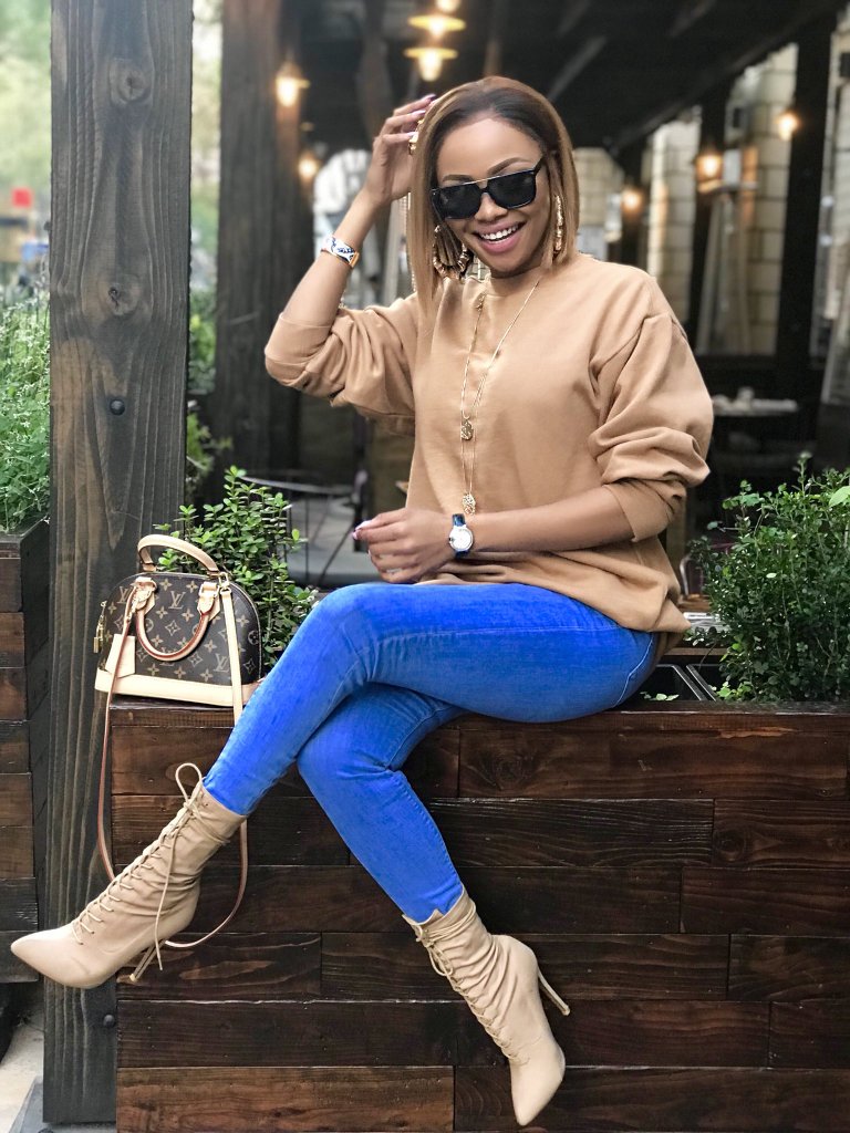SAsAmazingCeleb's tweet photo. Sis @bonang_m 😍😍 https://t.co/cQgvxlTJ2C