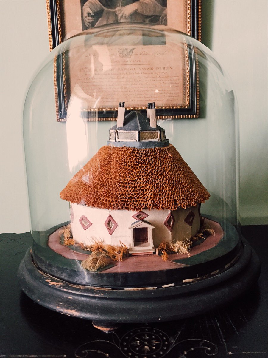 WanderingCoast's tweet photo. Today I visited the beautiful A la Ronde, in Devon. An eccentric house built by feminists in the late 18th century — a symbol of female independence and strength. Inspired by world travel and nature, the interior is cleverly decorated with exotic shells, feathers and curiosities. https://t.co/ygdAUfl5H3