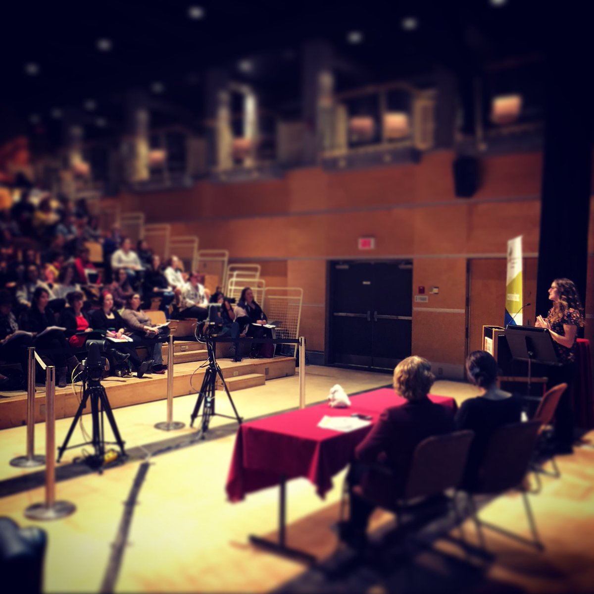 PQMnet's tweet photo. En charge de la webdiffusion de la journée annuelle du #RNETSA dans plus de 25 villes du Québec #quebec #webdiffusion #videoconference #studiocast #webcast #streaming #webcasting @UQAM @universitelaval @UQTR @UQAT @lsplandry @NicKlaSs_ https://t.co/mgZRNzOv80