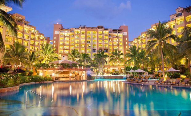 MeredithARivas's tweet photo. Get to know the amazing resorts in #LosCabos hosting the #CuisineoftheSun festival: @palmarcabo, @LaEstanciaCabo &amp; @VilladelArcoCSL https://t.co/5OljkWXq9V