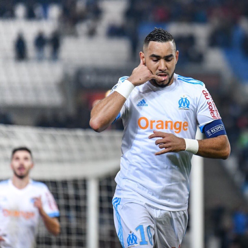 BasileBowie's tweet photo. Allo, le consulat de Russie ? #Payet2018 https://t.co/7enuNdU6E9