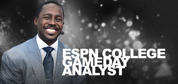 PodcastOne's tweet photo. This week on #InTheKey: Super Bowl MVP and @espn @CollegeGameDay analyst, @DesmondHoward tells @bjarmstrong and @GeraldBLSS who really should be the top pick of the @Browns 🏈 https://t.co/wtjqbYc1zj #NFLDraft #DraftDay https://t.co/tzHtB6ctwo