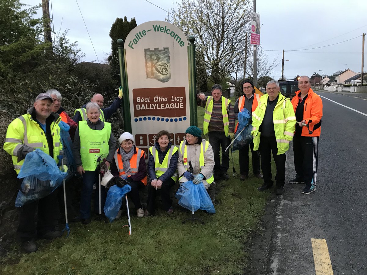 TidyBallyleague's tweet photo. Ballyleague Tidy Towns volunteers took part in a litter pick on Strokestown road in the village this evening. 2 trailer loads of rubbish gathered, much of which could have been recycled. Well done to all the team & to the residents who helped out @NationalSpringC #SpringClean18 https://t.co/vO03J3yr8l